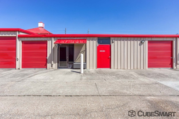 Storage Units at CubeSmart Self Storage - Humble - 7900 Farm To Market 1960 - 7900 FM 1960 West