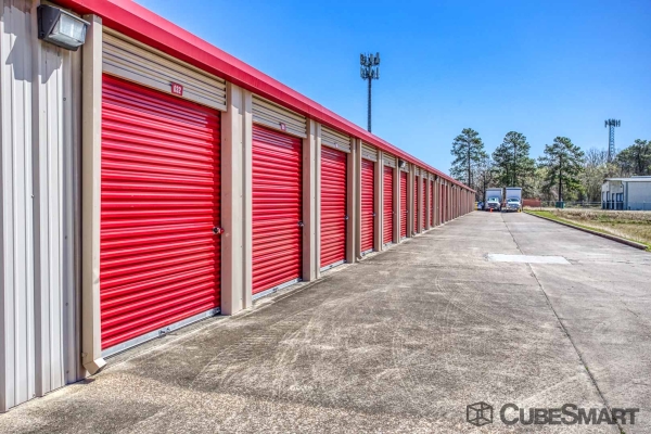 Storage Units at CubeSmart Self Storage - Humble - 7900 Farm To Market 1960 - 7900 FM 1960 West