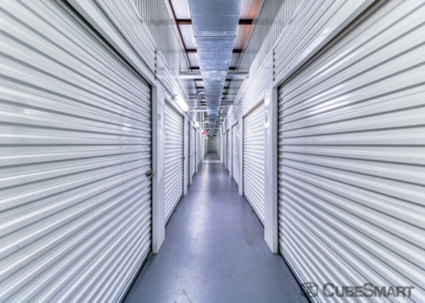 Facility photo: //images.sparefoot.com/medium/1527646883552a0b53a.jpg