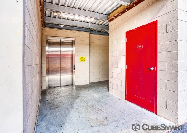 Storage Units at CubeSmart Self Storage - Houston - 12955 South Fwy - 12955 South Fwy