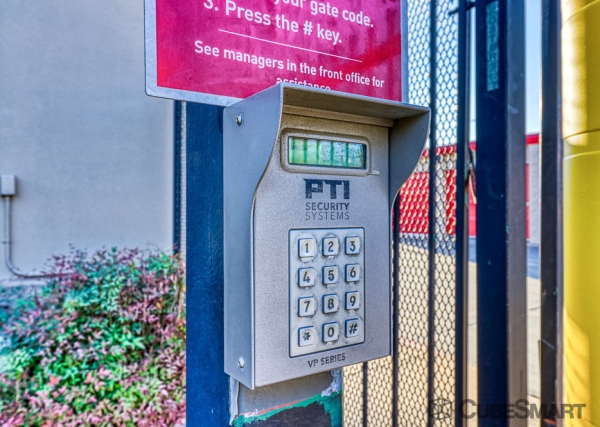 Storage Units at CubeSmart Self Storage - Houston - 6300 Washington Ave - 6300 Washington Ave