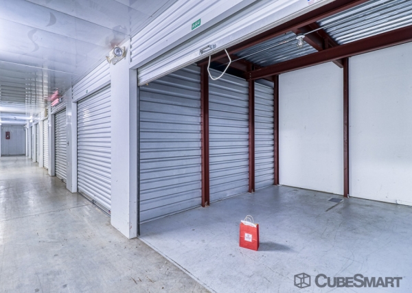 Storage Units at CubeSmart Self Storage - Houston - 6300 Washington Ave - 6300 Washington Ave