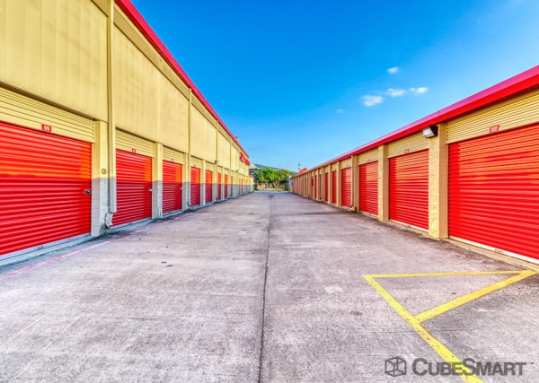Storage Units at CubeSmart Self Storage - Houston - 6300 Washington Ave - 6300 Washington Ave