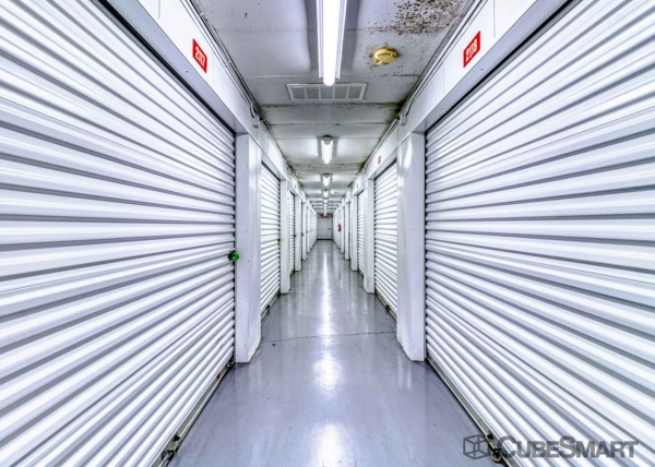 Storage Units at CubeSmart Self Storage - Houston - 7017 Almeda Rd - 7017 Almeda Rd