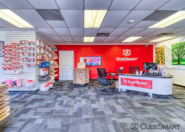 Storage Units at CubeSmart Self Storage - Houston - 7017 Almeda Rd - 7017 Almeda Rd