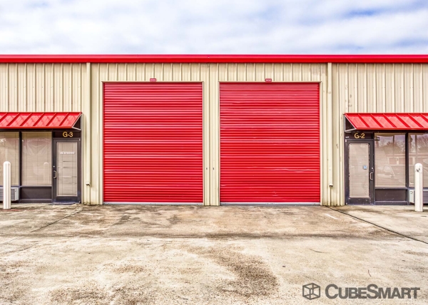 Facility photo: //images.sparefoot.com/medium/152770686f908819d61.jpg