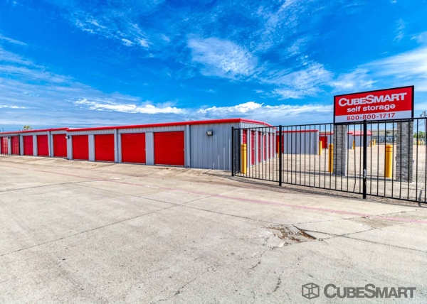 Storage Units at CubeSmart Self Storage - Hutto - 646 West Front Street - 646 West Front Street