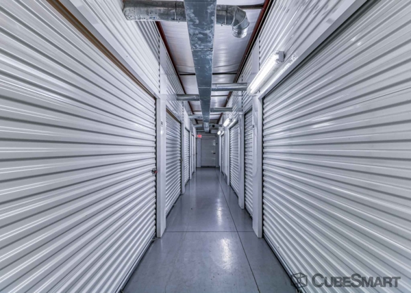 Facility photo: //images.sparefoot.com/medium/1527736883585191e1e.jpg