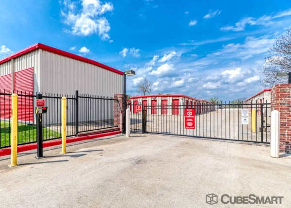 Facility photo: //images.sparefoot.com/medium/15277369fc629b271e5.jpg