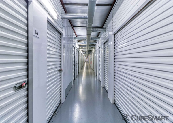 Facility photo: //images.sparefoot.com/medium/152774688c8001cb481.jpg