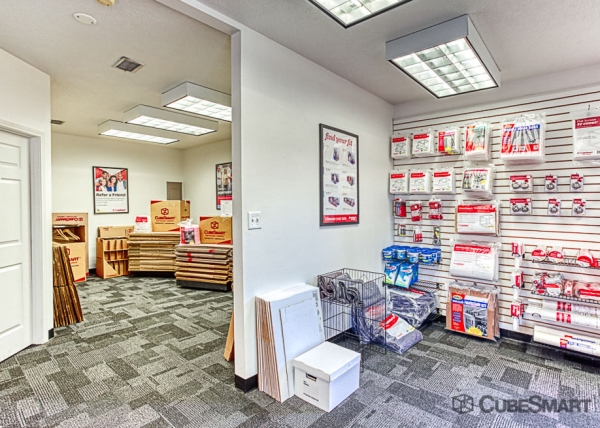 Storage Units at CubeSmart Self Storage - Pearland - 10401 Broadway Street - 10401 Broadway Street