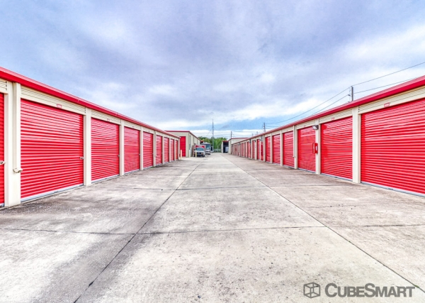 Storage Units at CubeSmart Self Storage - Katy - 1430 Katy Flewellen Road - 1430 Katy Flewellen Road