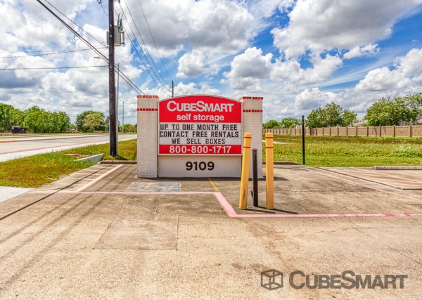 Storage Units at CubeSmart Self Storage - Pearland - 9109 Hughes Ranch Road - 9109 Hughes Ranch Road