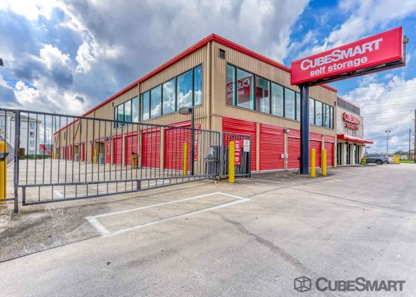 Storage Units at CubeSmart Self Storage - Houston - 11325 Westpark Drive - 11325 Westpark Drive