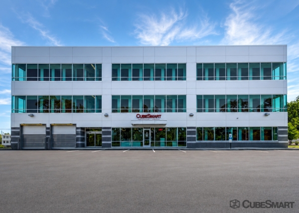Facility photo: //images.sparefoot.com/medium/1529836a292711e4d2f.jpg