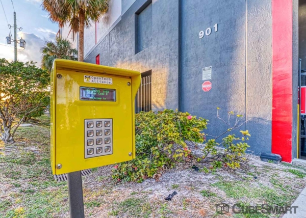 Storage Units at CubeSmart Self Storage - Fort Lauderdale - 901 Northwest 1st Street - 901 Northwest 1st Street