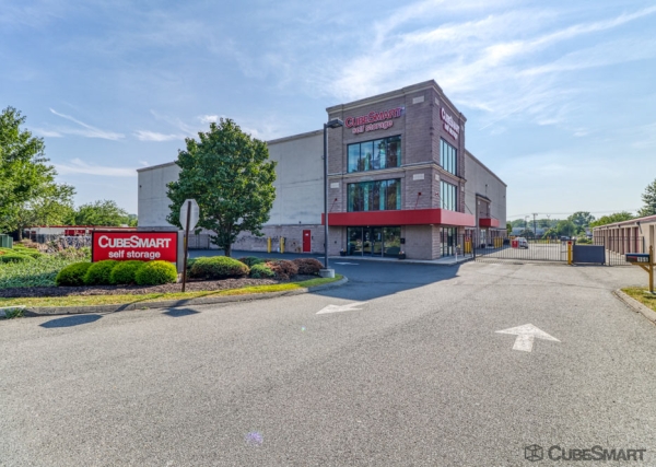 Facility photo: //images.sparefoot.com/medium/15324969dde3be531ae.jpg