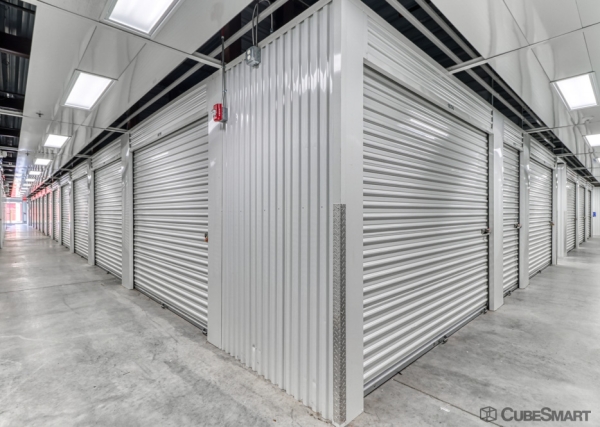 Facility photo: //images.sparefoot.com/medium/15324969f6ef31964c3.jpg