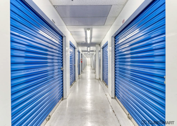 Facility photo: //images.sparefoot.com/medium/153484688c70c3f2828.jpg
