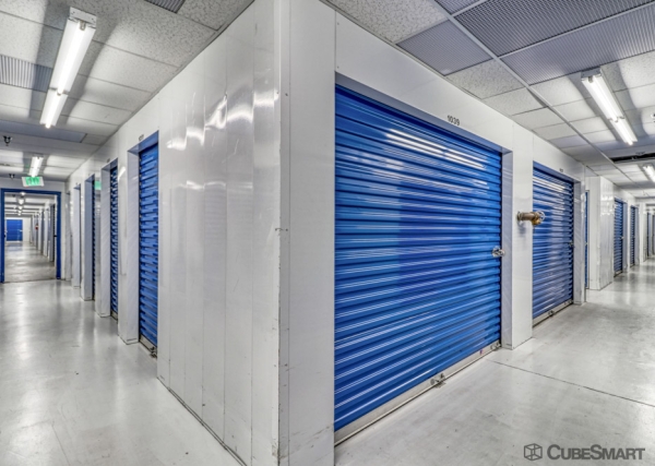 Facility photo: //images.sparefoot.com/medium/153484688c70c501516.jpg