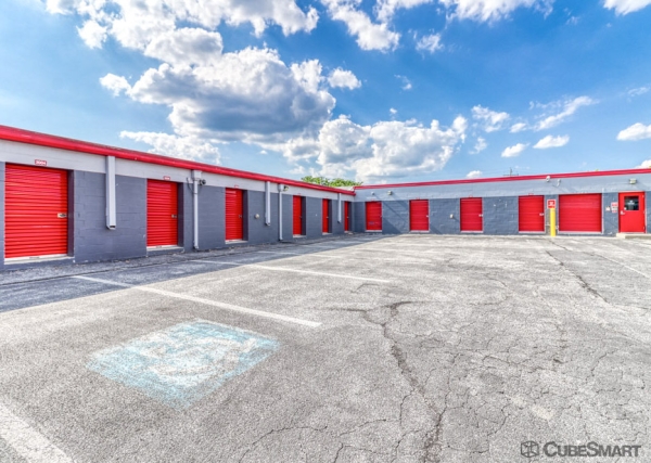 Facility photo: //images.sparefoot.com/medium/153484689063190553d.jpg