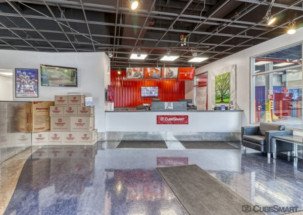 Facility photo: //images.sparefoot.com/medium/15430868663803be7ff.jpg
