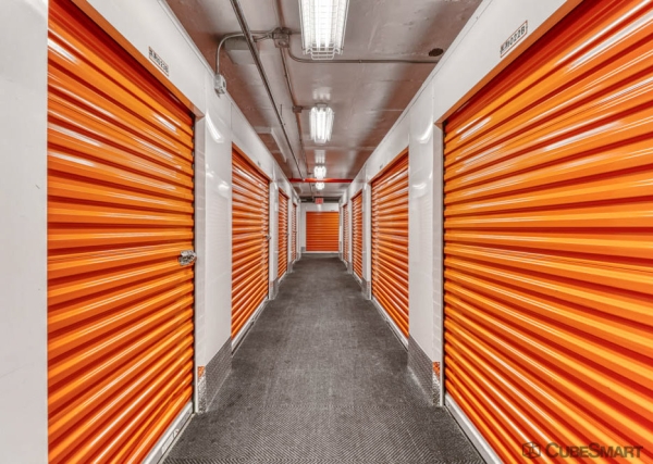 Facility photo: //images.sparefoot.com/medium/15430868663804d37e8.jpg