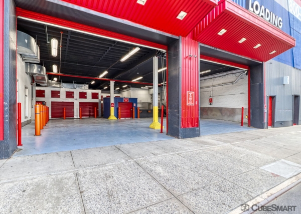 Facility photo: //images.sparefoot.com/medium/15430868678327af134.jpg