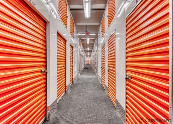 Facility photo: //images.sparefoot.com/medium/154309693d34ab05a03.jpg