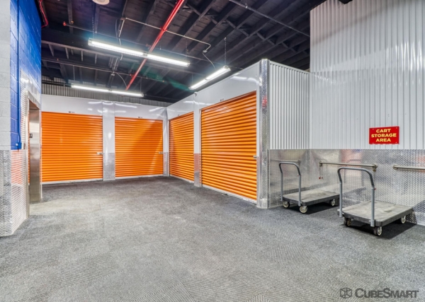 Facility photo: //images.sparefoot.com/medium/154309695e373fbbfd5.jpg