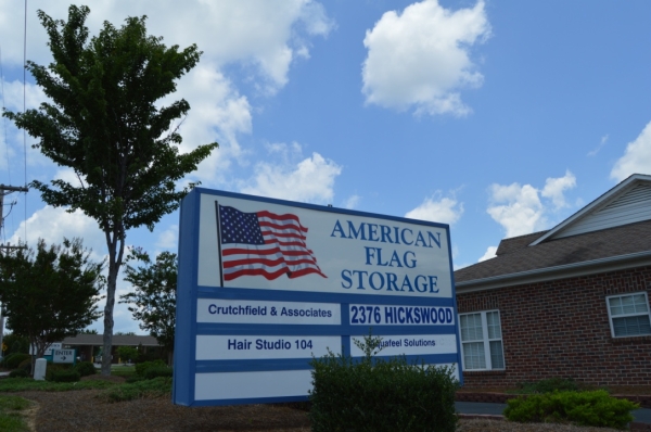 Facility photo: //images.sparefoot.com/medium/1543346a4275975adf5.jpg