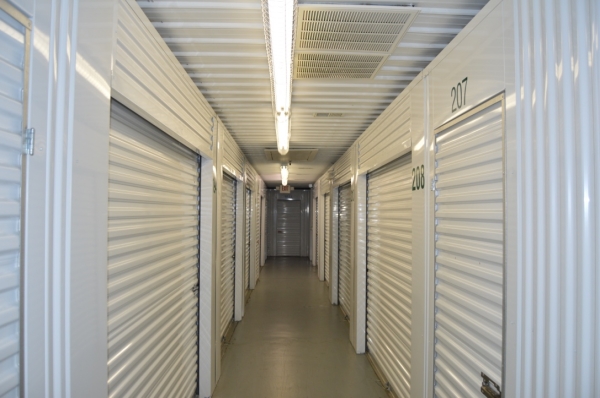Facility photo: //images.sparefoot.com/medium/1543346a4275993e134.jpg