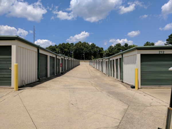 Facility photo: //images.sparefoot.com/medium/1543836a0f708182b00.jpg