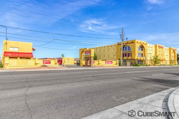 Storage Units at CubeSmart Self Storage - Surprise - 15821 North Dysart Road - 15821 North Dysart Road
