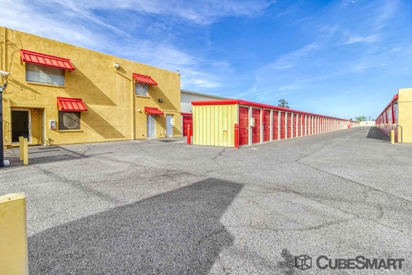 Storage Units at CubeSmart Self Storage - Surprise - 15821 North Dysart Road - 15821 North Dysart Road