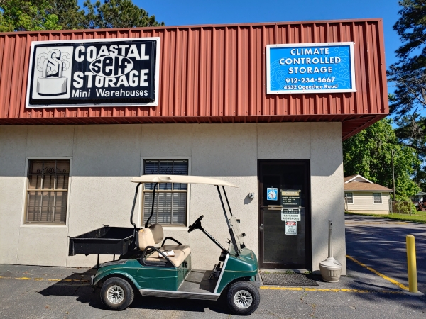 Facility photo: //images.sparefoot.com/medium/15506669e67e38b1465.jpg