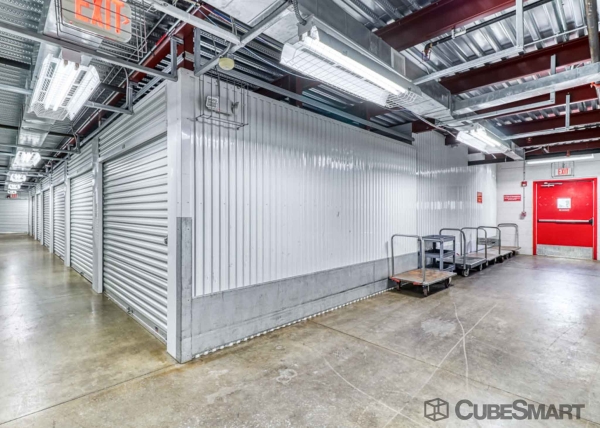 Storage Units at CubeSmart Self Storage - Fort Myers - 11200 Gladiolus Drive - 11200 Gladiolus Drive