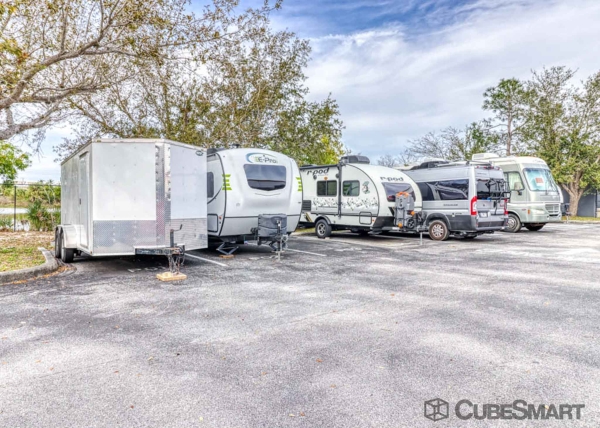 Storage Units at CubeSmart Self Storage - Fort Myers - 11200 Gladiolus Drive - 11200 Gladiolus Drive