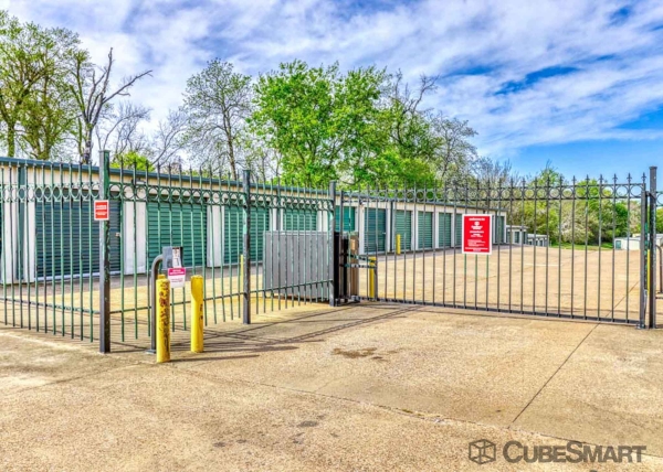 Storage Units at CubeSmart Self Storage - Tyler - 3016 W Gentry Pkwy - 3016 W Gentry Pkwy