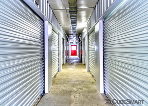 Facility photo: //images.sparefoot.com/medium/155541695f6fb3d9b0f.jpg