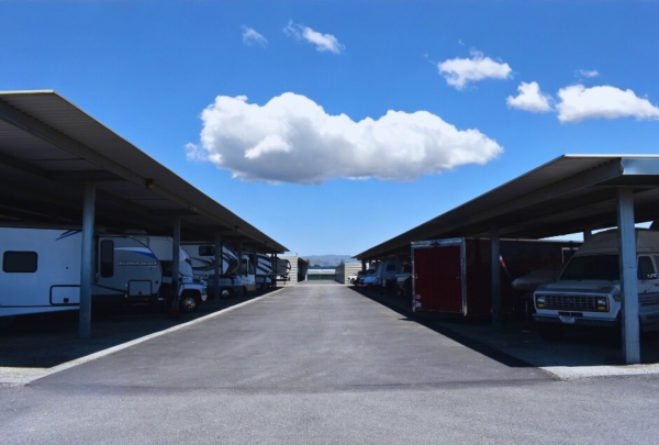 Facility photo: //images.sparefoot.com/medium/155625688d0edc62c14.jpg