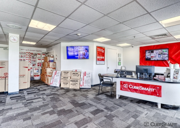 Facility photo: //images.sparefoot.com/medium/1559776881e7be98929.jpg