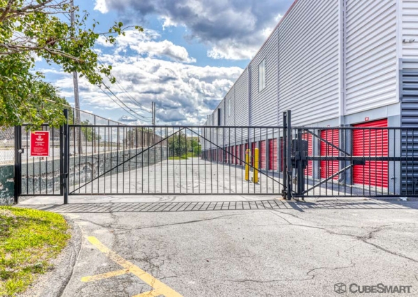 Facility photo: //images.sparefoot.com/medium/1559776881e7c580215.jpg