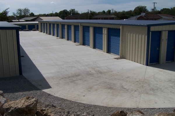 Facility photo: //images.sparefoot.com/medium/1560315ef252cd9591b.jpg