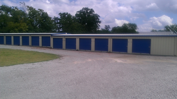 Facility photo: //images.sparefoot.com/medium/1560316a1ce54561f42.jpg
