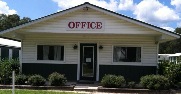 Facility photo: //images.sparefoot.com/medium/156108545bc61f9f868.jpg
