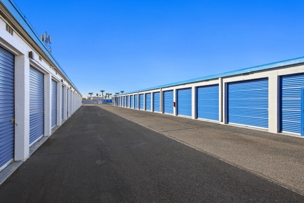 Storage Units at US Storage Centers - Glendale - 5801 West San Miguel Avenue - 5801 West San Miguel Avenue