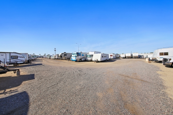 Storage Units at US Storage Centers - Glendale - 5801 West San Miguel Avenue - 5801 West San Miguel Avenue