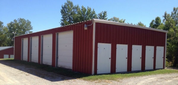 Facility photo: //images.sparefoot.com/medium/15624754c78fc6eed36.jpg