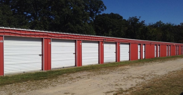 Facility photo: //images.sparefoot.com/medium/15624754c79006ee609.jpg
